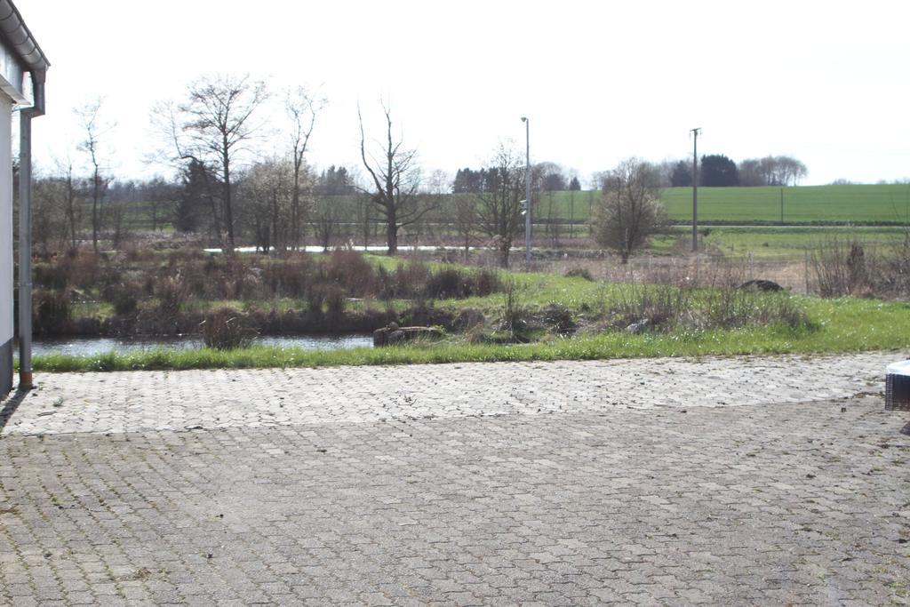 Ruhige Ferienwohnungen Mit Teichblick Wetterfeld Esterno foto