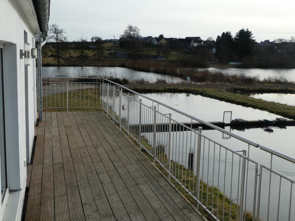 Ruhige Ferienwohnungen Mit Teichblick Wetterfeld Esterno foto
